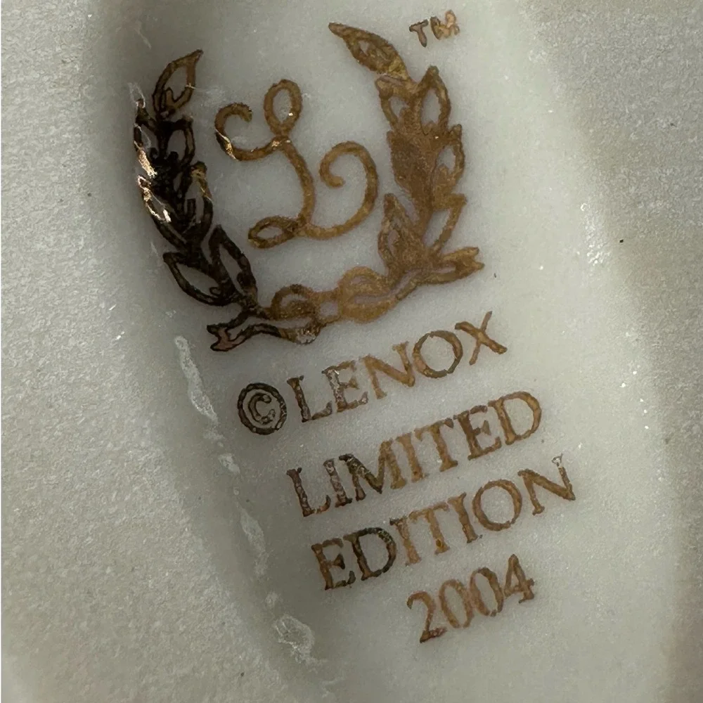 Lenox Limited Edition 2004 2005 Easter Stroll Bunny Figurine Set 2 Porcelain
